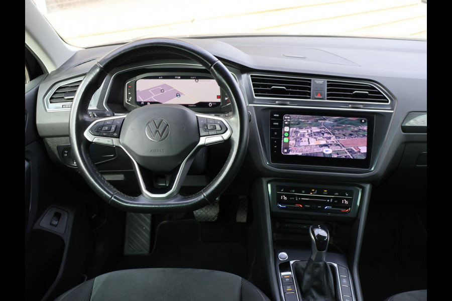 Volkswagen Tiguan 2.0 TDI DSG + VIRTUAL COCKPIT | WEGKL. TREKHAAK | CAMERA | STUUR/STOELVERW. | CARPLAY