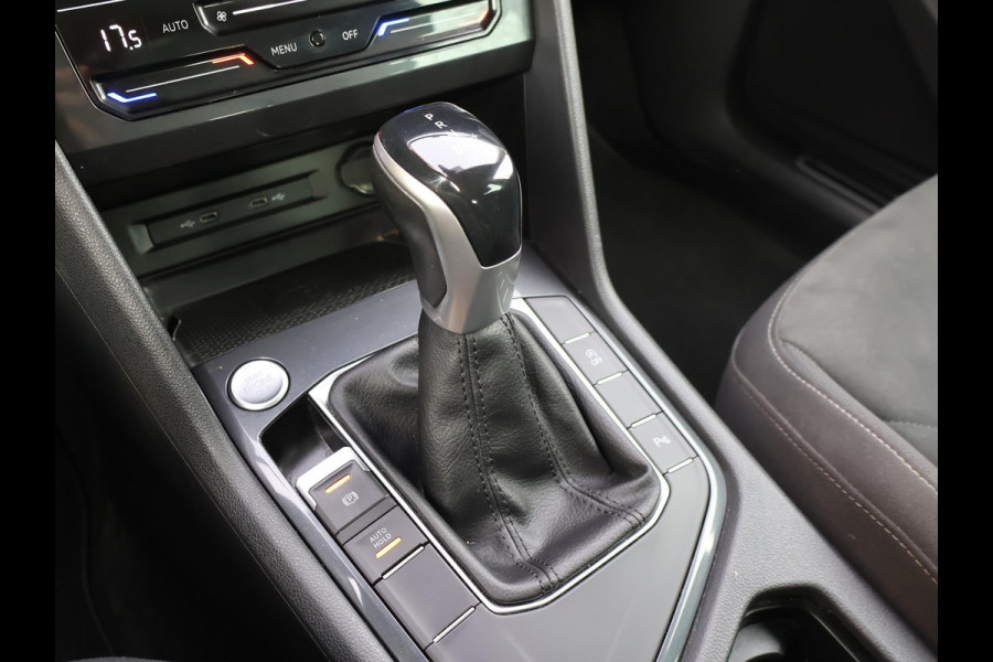 Volkswagen Tiguan 2.0 TDI DSG + VIRTUAL COCKPIT | WEGKL. TREKHAAK | CAMERA | STUUR/STOELVERW. | CARPLAY
