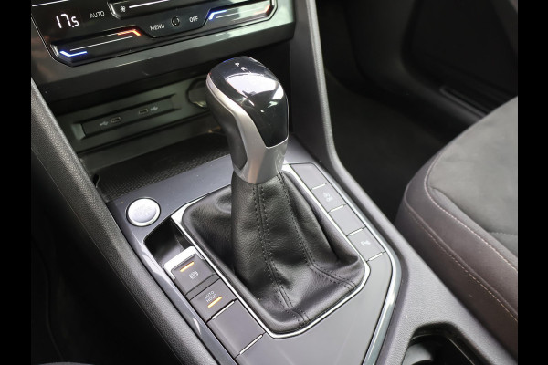 Volkswagen Tiguan 2.0 TDI DSG + VIRTUAL COCKPIT | WEGKL. TREKHAAK | CAMERA | STUUR/STOELVERW. | CARPLAY