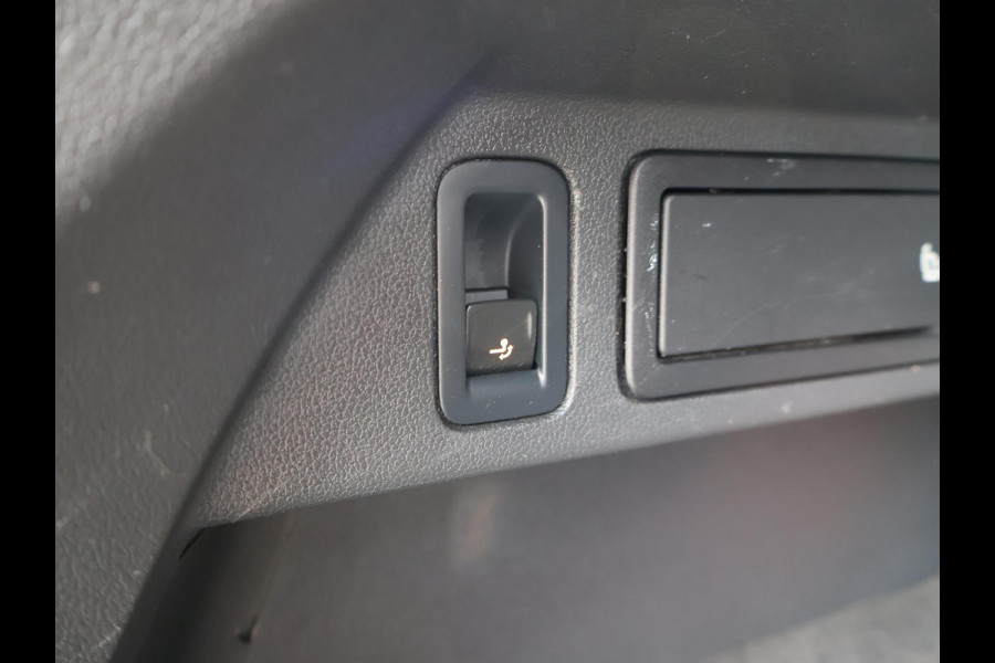 Volkswagen Tiguan 2.0 TDI DSG + VIRTUAL COCKPIT | WEGKL. TREKHAAK | CAMERA | STUUR/STOELVERW. | CARPLAY