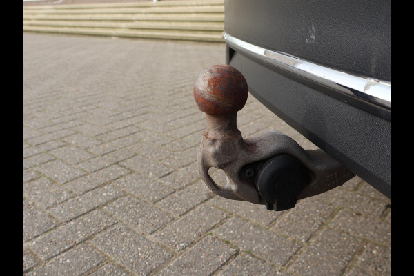 Volkswagen Tiguan 2.0 TDI DSG + VIRTUAL COCKPIT | WEGKL. TREKHAAK | CAMERA | STUUR/STOELVERW. | CARPLAY