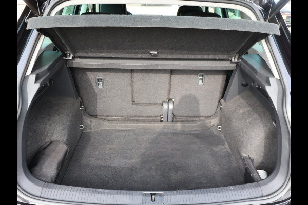 Volkswagen Tiguan 2.0 TDI DSG + VIRTUAL COCKPIT | WEGKL. TREKHAAK | CAMERA | STUUR/STOELVERW. | CARPLAY