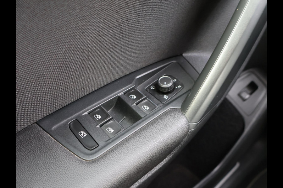 Volkswagen Tiguan 2.0 TDI DSG + VIRTUAL COCKPIT | WEGKL. TREKHAAK | CAMERA | STUUR/STOELVERW. | CARPLAY