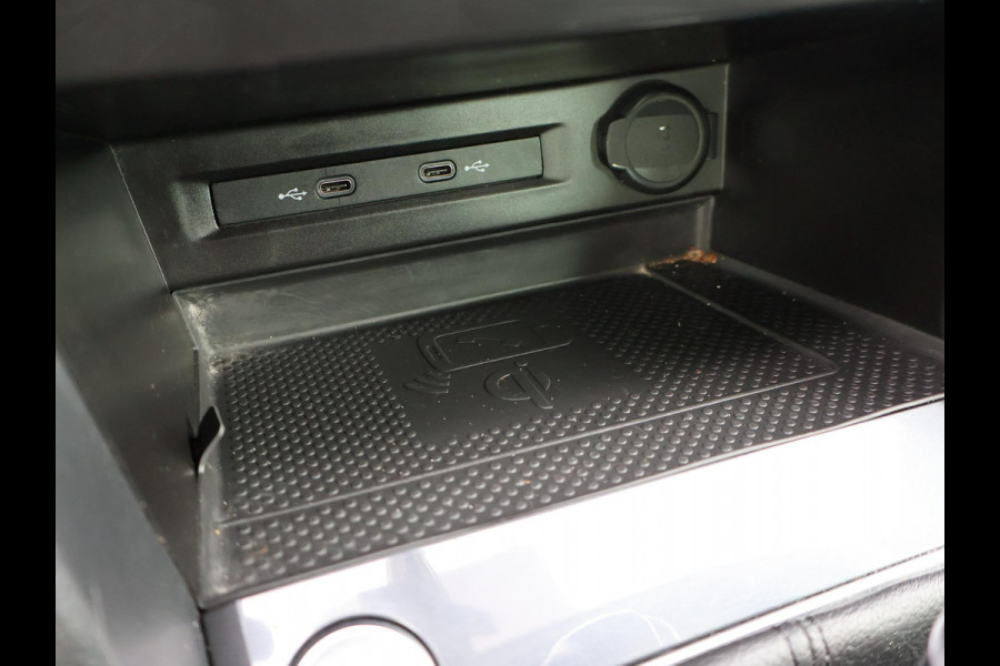 Volkswagen Tiguan 2.0 TDI DSG + VIRTUAL COCKPIT | WEGKL. TREKHAAK | CAMERA | STUUR/STOELVERW. | CARPLAY