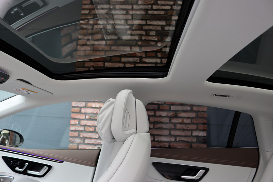 Mercedes-Benz EQE 300 Business Solution Premium 90 kWh | Luchtvering | Distronic+ | Panoramadak | Massage | Burmester | Digital Light | Surround Camera | Augmented Reality | Leder |  Stoelventilatie | Verwarmd Stuurwiel |