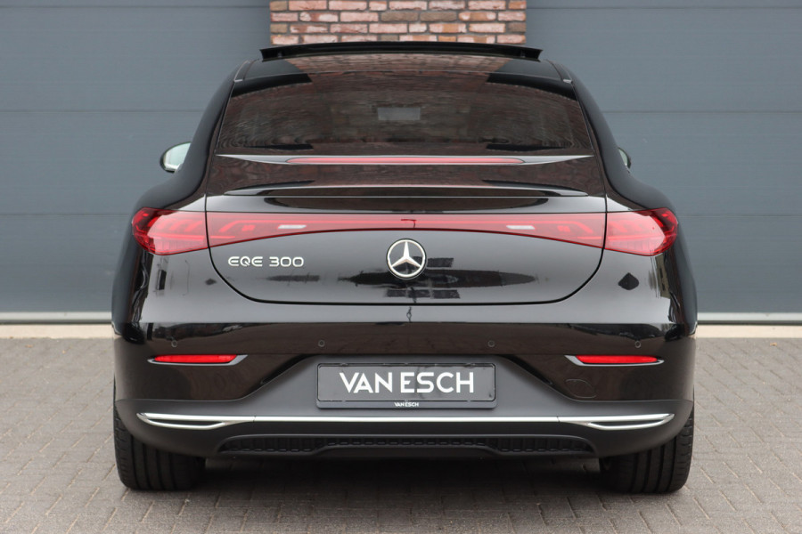 Mercedes-Benz EQE 300 Business Solution Premium 90 kWh | Luchtvering | Distronic+ | Panoramadak | Massage | Burmester | Digital Light | Surround Camera | Augmented Reality | Leder |  Stoelventilatie | Verwarmd Stuurwiel |
