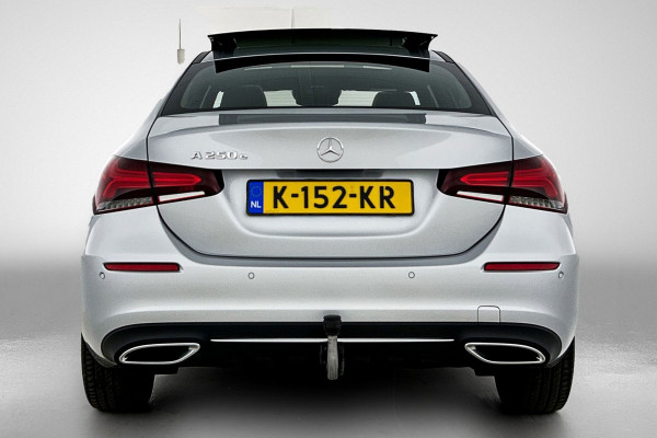 Mercedes-Benz A-Klasse 250 e Business Solution Luxury Limited (PANORAMADAK, MULTIBEAM KOPLAMP, SFEERVERLICHTING, TREKHAAK)