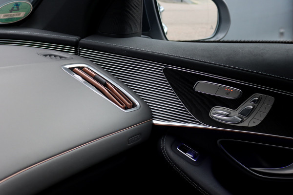 Mercedes-Benz EQC 400 4MATIC AMG Line Premium+ 80 kWh | 35.000,- ex | Distronic+ | Schuifdak | Memory | Advanced Sound System | Surround Camera | HUD | Trekhaak |