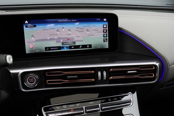 Mercedes-Benz EQC 400 4MATIC AMG Line Premium+ 80 kWh | 35.000,- ex | Distronic+ | Schuifdak | Memory | Advanced Sound System | Surround Camera | HUD | Trekhaak |