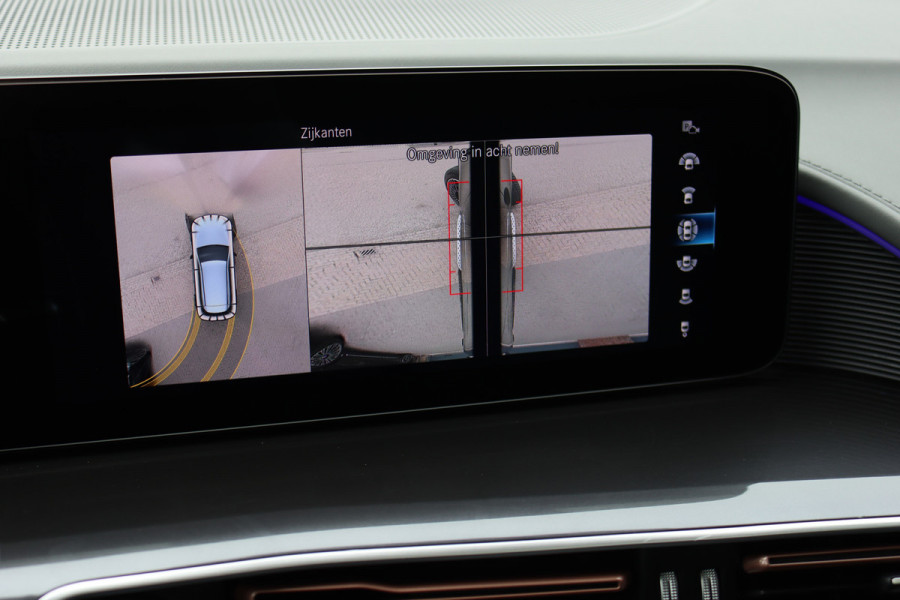 Mercedes-Benz EQC 400 4MATIC AMG Line Premium+ 80 kWh | 35.000,- ex | Distronic+ | Schuifdak | Memory | Advanced Sound System | Surround Camera | HUD | Trekhaak |