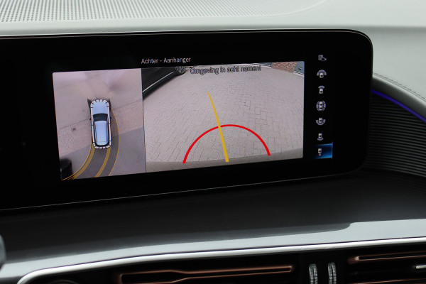 Mercedes-Benz EQC 400 4MATIC AMG Line Premium+ 80 kWh | 35.000,- ex | Distronic+ | Schuifdak | Memory | Advanced Sound System | Surround Camera | HUD | Trekhaak |