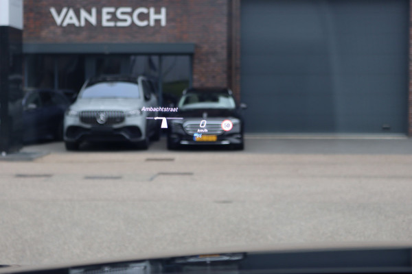 Mercedes-Benz EQC 400 4MATIC AMG Line Premium+ 80 kWh | 35.000,- ex | Distronic+ | Schuifdak | Memory | Advanced Sound System | Surround Camera | HUD | Trekhaak |