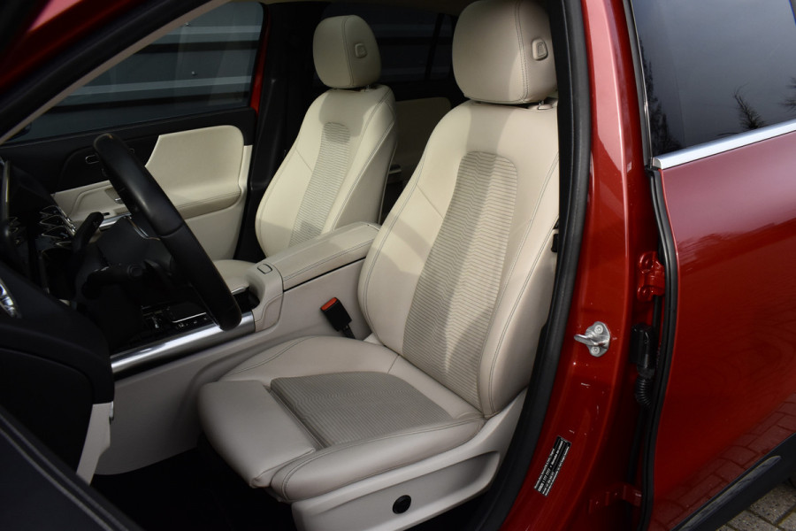 Mercedes-Benz GLA 250 4MATIC 224pk Premium Plus | Panoramadak | ACC | Memory seats | 360 Camera | Head-Up | Stoelverwarming |