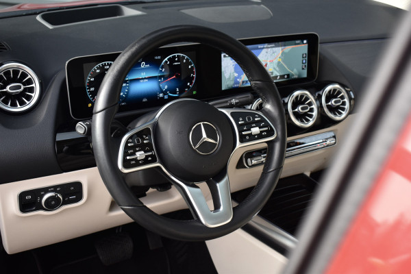 Mercedes-Benz GLA 250 4MATIC 224pk Premium Plus | Panoramadak | ACC | Memory seats | 360 Camera | Head-Up | Stoelverwarming |