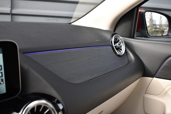 Mercedes-Benz GLA 250 4MATIC 224pk Premium Plus | Panoramadak | ACC | Memory seats | 360 Camera | Head-Up | Stoelverwarming |