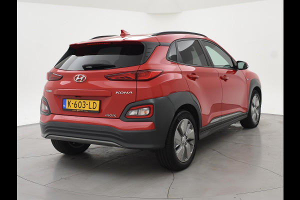 Hyundai Kona EV PREMIUM SKY 64 KWH + SCHUIFDAK | LEDER | STOELVENTILATIE | STUURVERW. | STOELVERW.