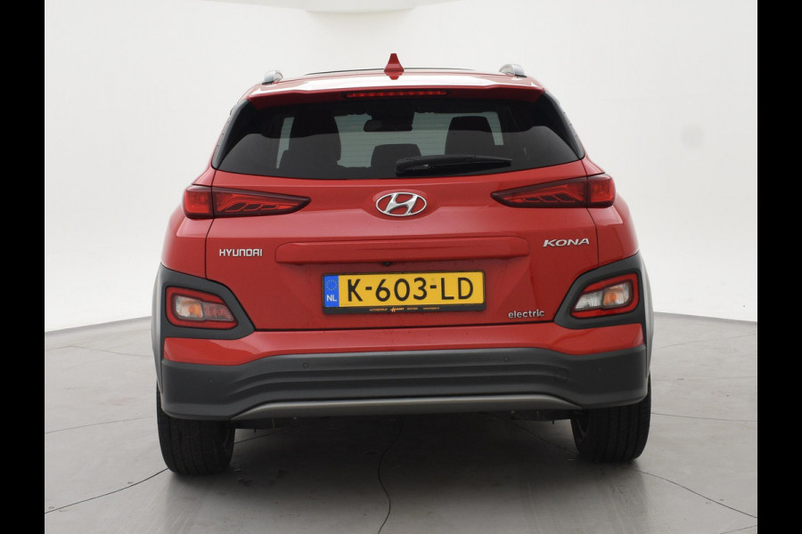 Hyundai Kona EV PREMIUM SKY 64 KWH + SCHUIFDAK | LEDER | STOELVENTILATIE | STUURVERW. | STOELVERW.
