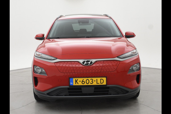 Hyundai Kona EV PREMIUM SKY 64 KWH + SCHUIFDAK | LEDER | STOELVENTILATIE | STUURVERW. | STOELVERW.