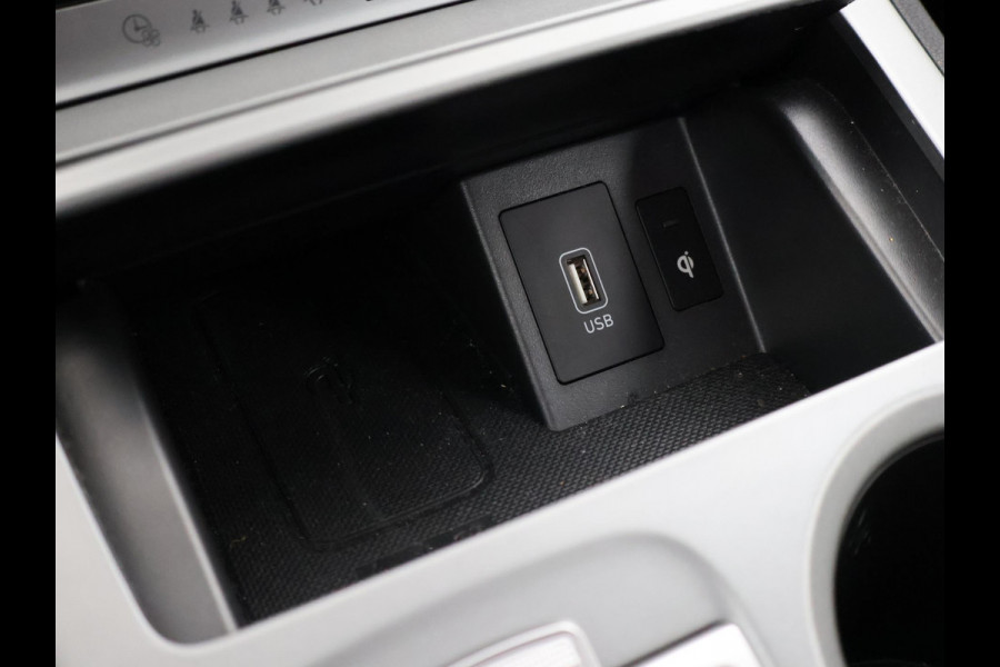 Hyundai Kona EV PREMIUM SKY 64 KWH + SCHUIFDAK | LEDER | STOELVENTILATIE | STUURVERW. | STOELVERW.