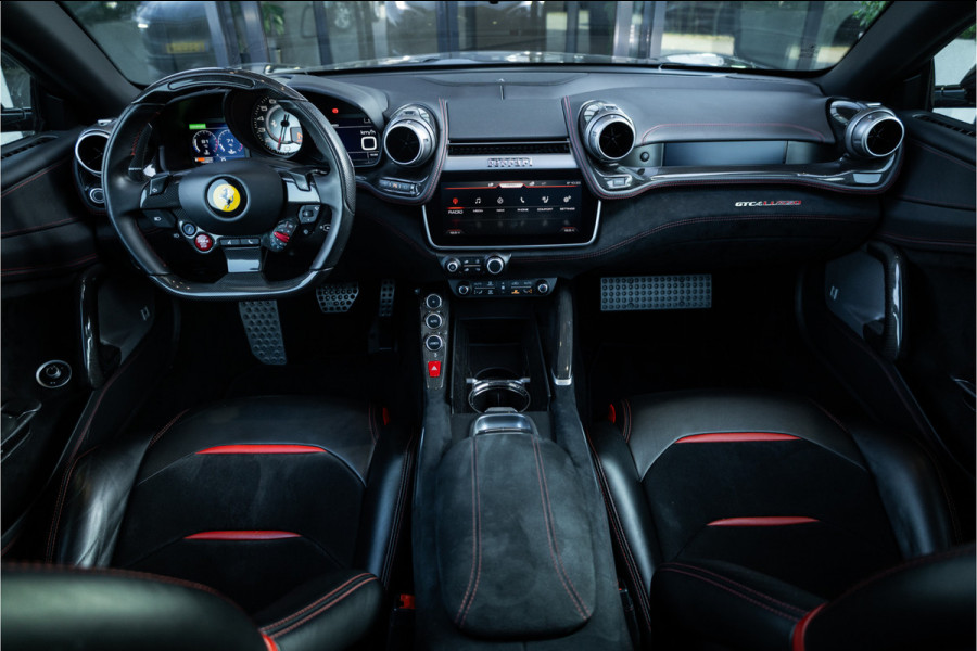 Ferrari GTC4Lusso 6.3 V12 - 4-zits l Lift l Passanger Display l Carbon l Panorama