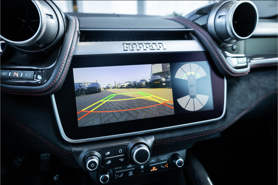 Ferrari GTC4Lusso 6.3 V12 - 4-zits l Lift l Passanger Display l Carbon l Panorama