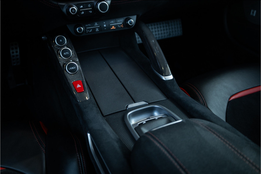 Ferrari GTC4Lusso 6.3 V12 - 4-zits l Lift l Passanger Display l Carbon l Panorama