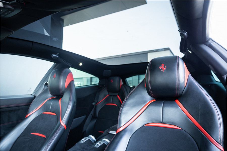 Ferrari GTC4Lusso 6.3 V12 - 4-zits l Lift l Passanger Display l Carbon l Panorama