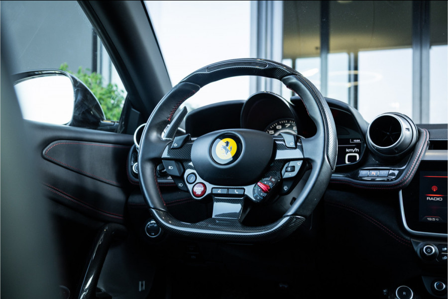Ferrari GTC4Lusso 6.3 V12 - 4-zits l Lift l Passanger Display l Carbon l Panorama