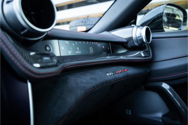 Ferrari GTC4Lusso 6.3 V12 - 4-zits l Lift l Passanger Display l Carbon l Panorama