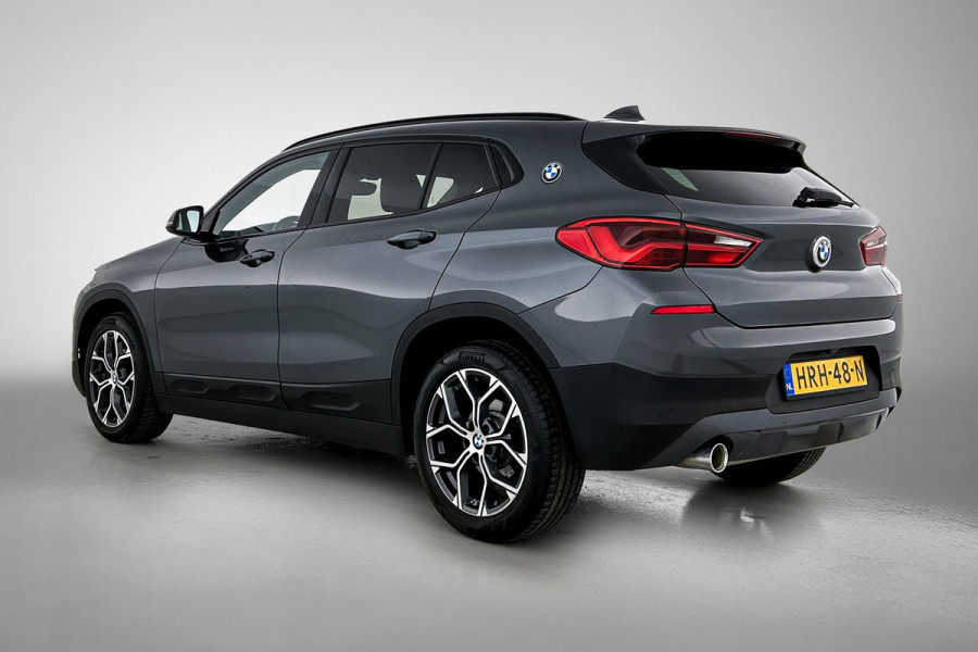 BMW X2 SDrive18i Executive Edition (GROOT-NAVIGATIE, STOELVERWARMING, CAMERA, PDC, DEALER ONDERHOUDEN, LED,
