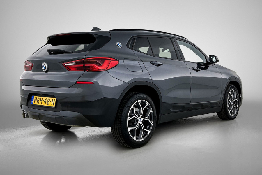 BMW X2 SDrive18i Executive Edition (GROOT-NAVIGATIE, STOELVERWARMING, CAMERA, PDC, DEALER ONDERHOUDEN, LED,
