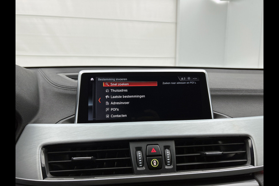 BMW X2 SDrive18i Executive Edition (GROOT-NAVIGATIE, STOELVERWARMING, CAMERA, PDC, DEALER ONDERHOUDEN, LED,