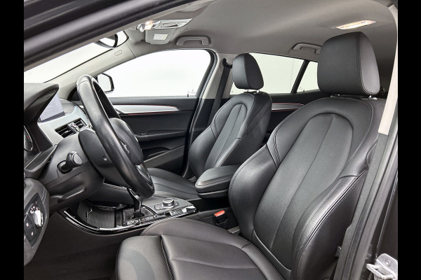 BMW X2 SDrive18i Executive Edition (GROOT-NAVIGATIE, STOELVERWARMING, CAMERA, PDC, DEALER ONDERHOUDEN, LED,