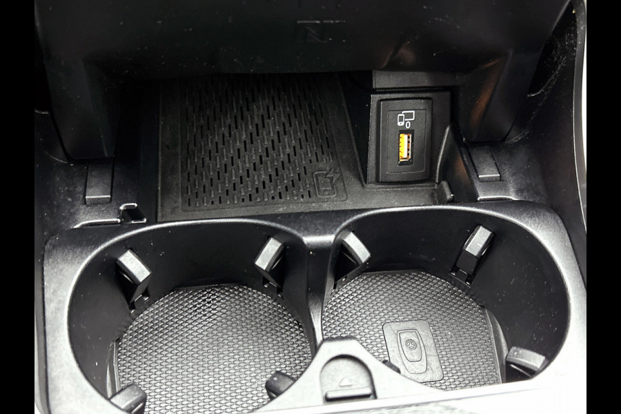 Mercedes-Benz C-Klasse Estate 160 Business Solution AMG Upgrade Edition (NAVIGATIE, STOELVERWARMING, CAMERA, PDC, LEDER)