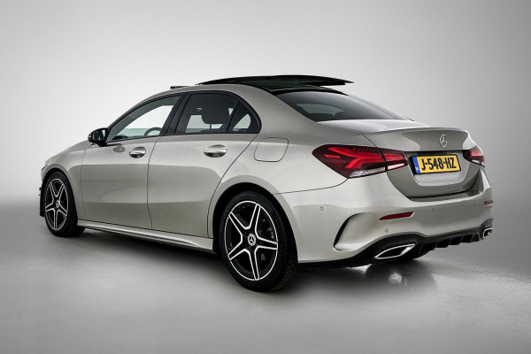 Mercedes-Benz A-Klasse 180 Business Solution AMG Night Upgrade Automaat (PANORAMADAK, SFEER, STOELVERWARMING, CAMERA, 1e EIGENAAR)