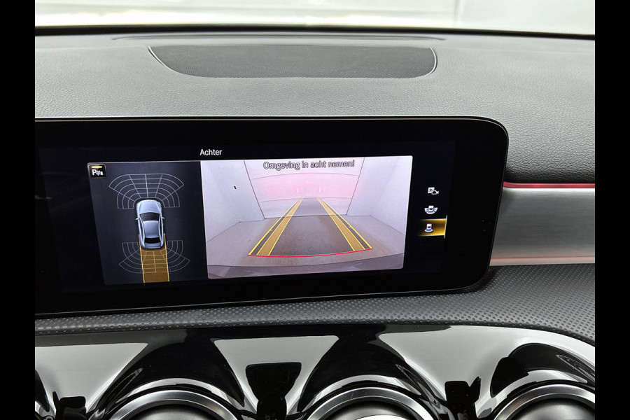 Mercedes-Benz A-Klasse 180 Business Solution AMG Night Upgrade Automaat (PANORAMADAK, SFEER, STOELVERWARMING, CAMERA, 1e EIGENAAR)