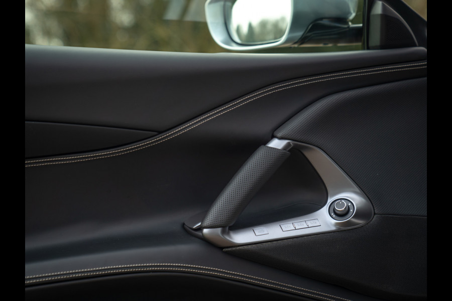 Ferrari 812 Superfast | Full carbon spec | Lift | Pass. display | JBL