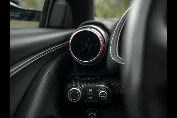 Ferrari 812 Superfast | Full carbon spec | Lift | Pass. display | JBL