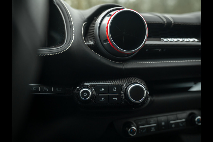 Ferrari 812 Superfast | Full carbon spec | Lift | Pass. display | JBL