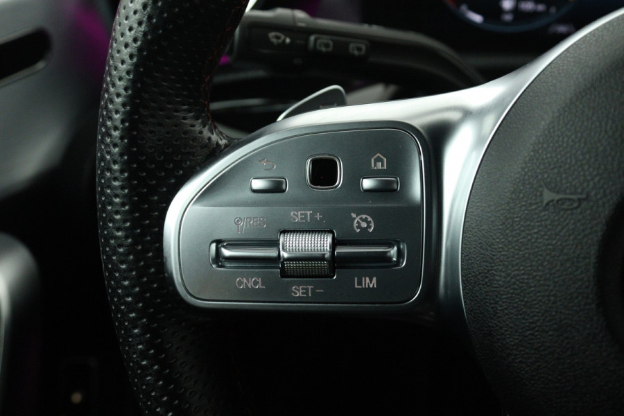 Mercedes-Benz A-Klasse 250 e Business Solution AMG Limited (STOELVERWARMING, SFEERVERLICHTING, CAMERA, NAVIGATIE, SENSOREN)