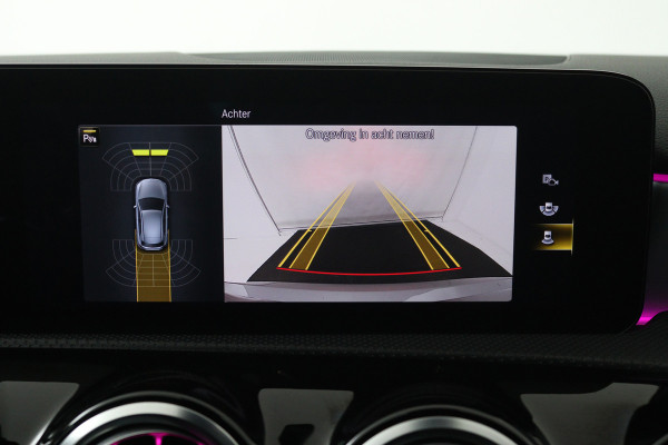 Mercedes-Benz A-Klasse 250 e Business Solution AMG Limited (STOELVERWARMING, SFEERVERLICHTING, CAMERA, NAVIGATIE, SENSOREN)