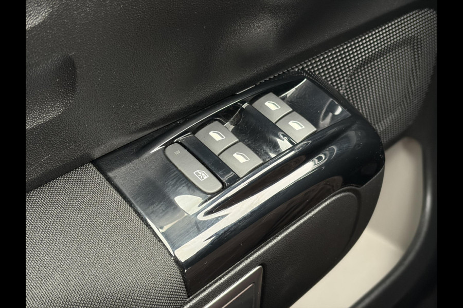 Citroën C3 1.2 PureTech S&S Shine Automaat,Camera,Navi,Pdc,Rijstrooksensor,Recent beurt gehad,Clima,Cruise,Lm velgen,110pk,N.A.P,Apk tot 02-2027