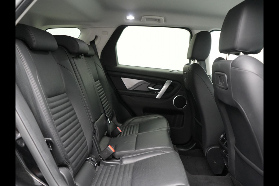 Land Rover Discovery Sport P300e HSE PHEV 309pk Dealer O.H | Trekhaak Afn. | 360 Camera | Lederen Sportstoelen Memory & Verwarmd | Verwarmd Stuur | Apple Carplay | Cruise Control | 20"L.M | Navigatie | Virtual | DAB | Plug In Hybrid |