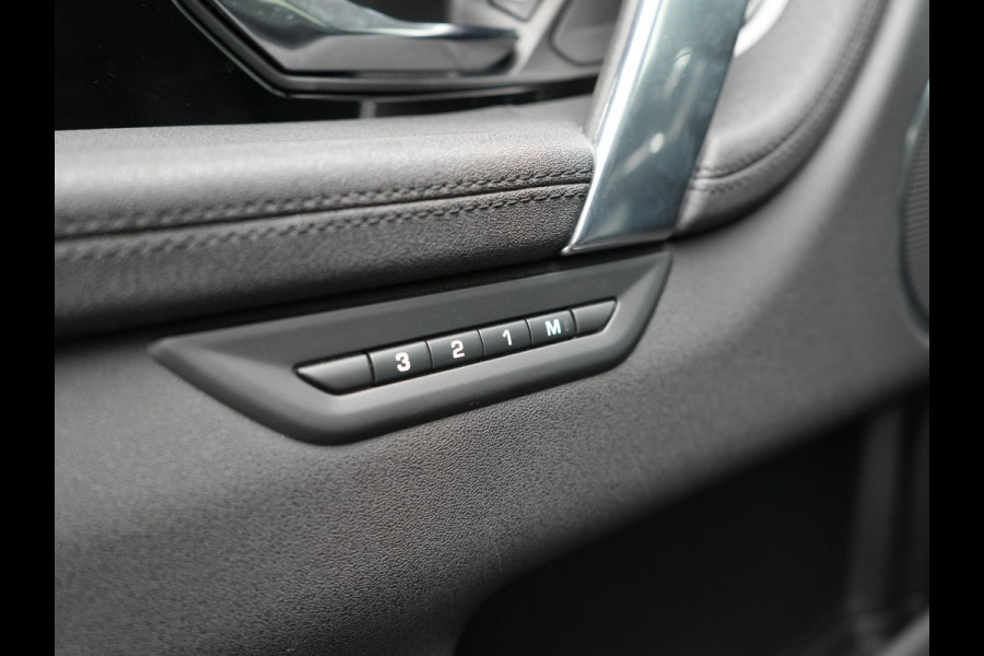 Land Rover Discovery Sport P300e HSE PHEV 309pk Dealer O.H | Trekhaak Afn. | 360 Camera | Lederen Sportstoelen Memory & Verwarmd | Verwarmd Stuur | Apple Carplay | Cruise Control | 20"L.M | Navigatie | Virtual | DAB | Plug In Hybrid |