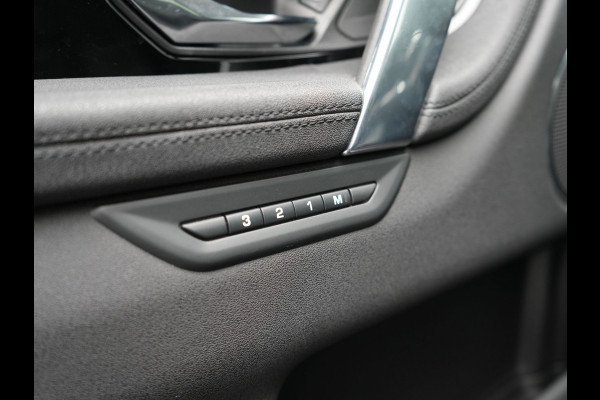 Land Rover Discovery Sport P300e HSE PHEV 309pk Dealer O.H | Trekhaak Afn. | 360 Camera | Lederen Sportstoelen Memory & Verwarmd | Verwarmd Stuur | Apple Carplay | Cruise Control | 20"L.M | Navigatie | Virtual | DAB | Plug In Hybrid |