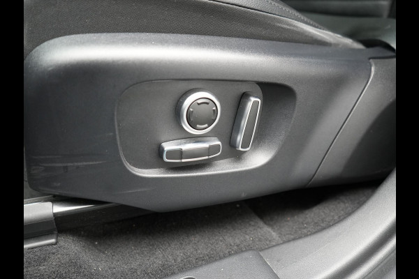 Land Rover Discovery Sport P300e HSE PHEV 309pk Dealer O.H | Trekhaak Afn. | 360 Camera | Lederen Sportstoelen Memory & Verwarmd | Verwarmd Stuur | Apple Carplay | Cruise Control | 20"L.M | Navigatie | Virtual | DAB | Plug In Hybrid |