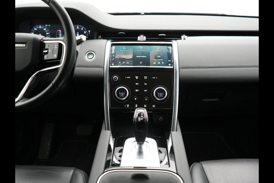 Land Rover Discovery Sport P300e HSE PHEV 309pk Dealer O.H | Trekhaak Afn. | 360 Camera | Lederen Sportstoelen Memory & Verwarmd | Verwarmd Stuur | Apple Carplay | Cruise Control | 20"L.M | Navigatie | Virtual | DAB | Plug In Hybrid |