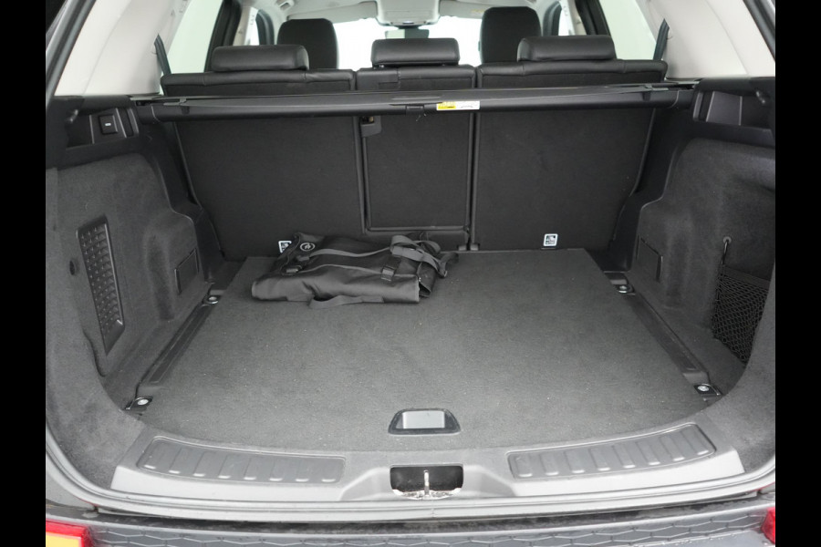 Land Rover Discovery Sport P300e HSE PHEV 309pk Dealer O.H | Trekhaak Afn. | 360 Camera | Lederen Sportstoelen Memory & Verwarmd | Verwarmd Stuur | Apple Carplay | Cruise Control | 20"L.M | Navigatie | Virtual | DAB | Plug In Hybrid |