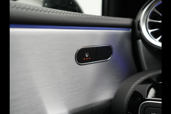 Mercedes-Benz A-Klasse 250 e AMG Line PHEV 218pk | Panodak | Multibeam LED | Alcantara Sportstoelen Verwarmd | Apple Carplay | Sfeerverlichting | Blis | Cruise Control | Navigatie | Virtual | DAB | Plug In Hybrid |