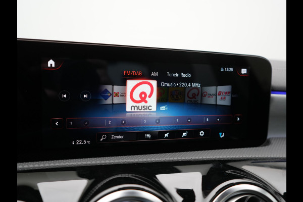 Mercedes-Benz A-Klasse 250 e AMG Line PHEV 218pk | Panodak | Multibeam LED | Alcantara Sportstoelen Verwarmd | Apple Carplay | Sfeerverlichting | Blis | Cruise Control | Navigatie | Virtual | DAB | Plug In Hybrid |